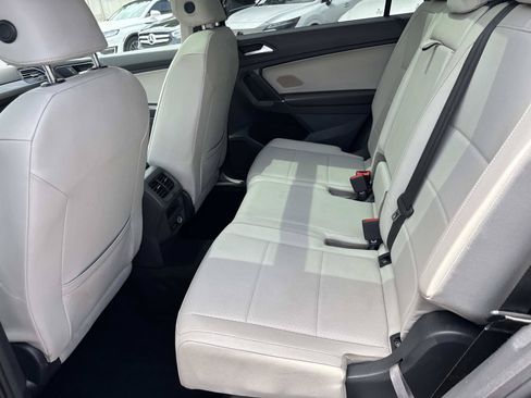 Used 2020 Volkswagen Tiguan SEL FWD image 10