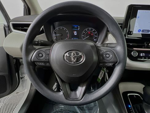 Used 2025 Toyota Corolla LE FWD image 18
