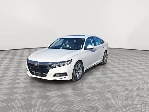 Certified 2018 Honda Accord Touring image 3