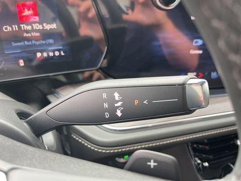 New 2026 Chevrolet Suburban Premier image 26