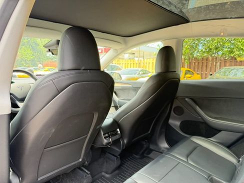 Used 2023 Tesla Model Y 2WD image 17