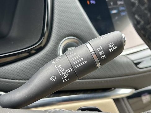 Used 2019 Cadillac XT5 FWD image 23
