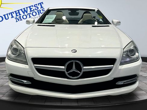 Used 2014 Mercedes-Benz SLK 250 image 2