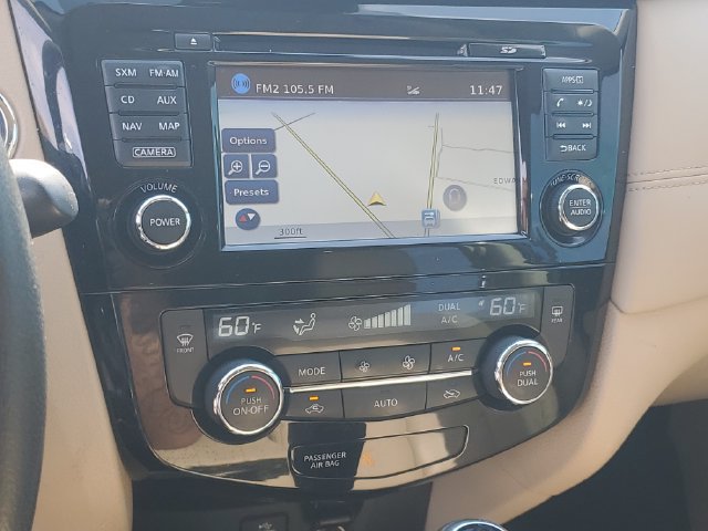Used 2017 Nissan Rogue SL w/ SL Premium Package FWD image 25