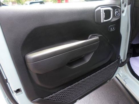 Used 2023 Jeep Wrangler Sport AWD/4WD image 34