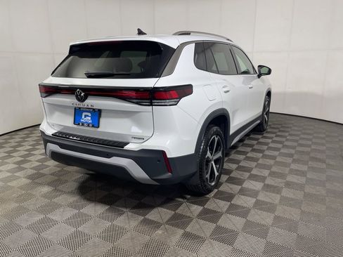 New 2026 Volkswagen Tiguan SE image 7