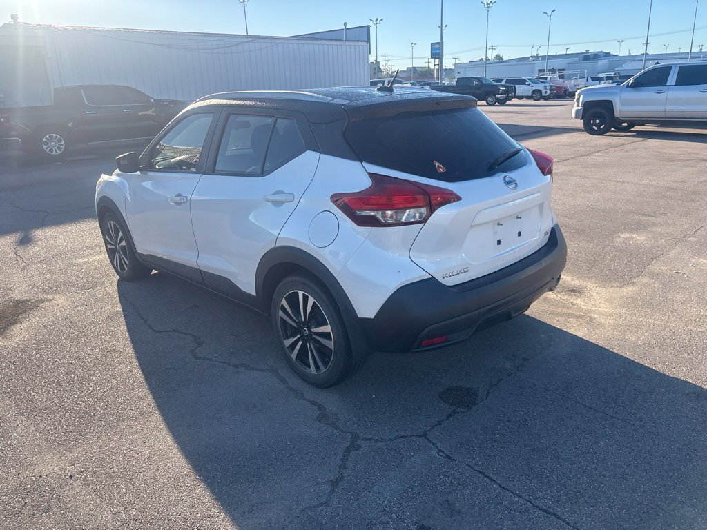 Used 2018 Nissan Kicks SV FWD image 9
