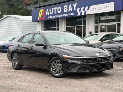 Used 2024 Hyundai Elantra SEL FWD image 5