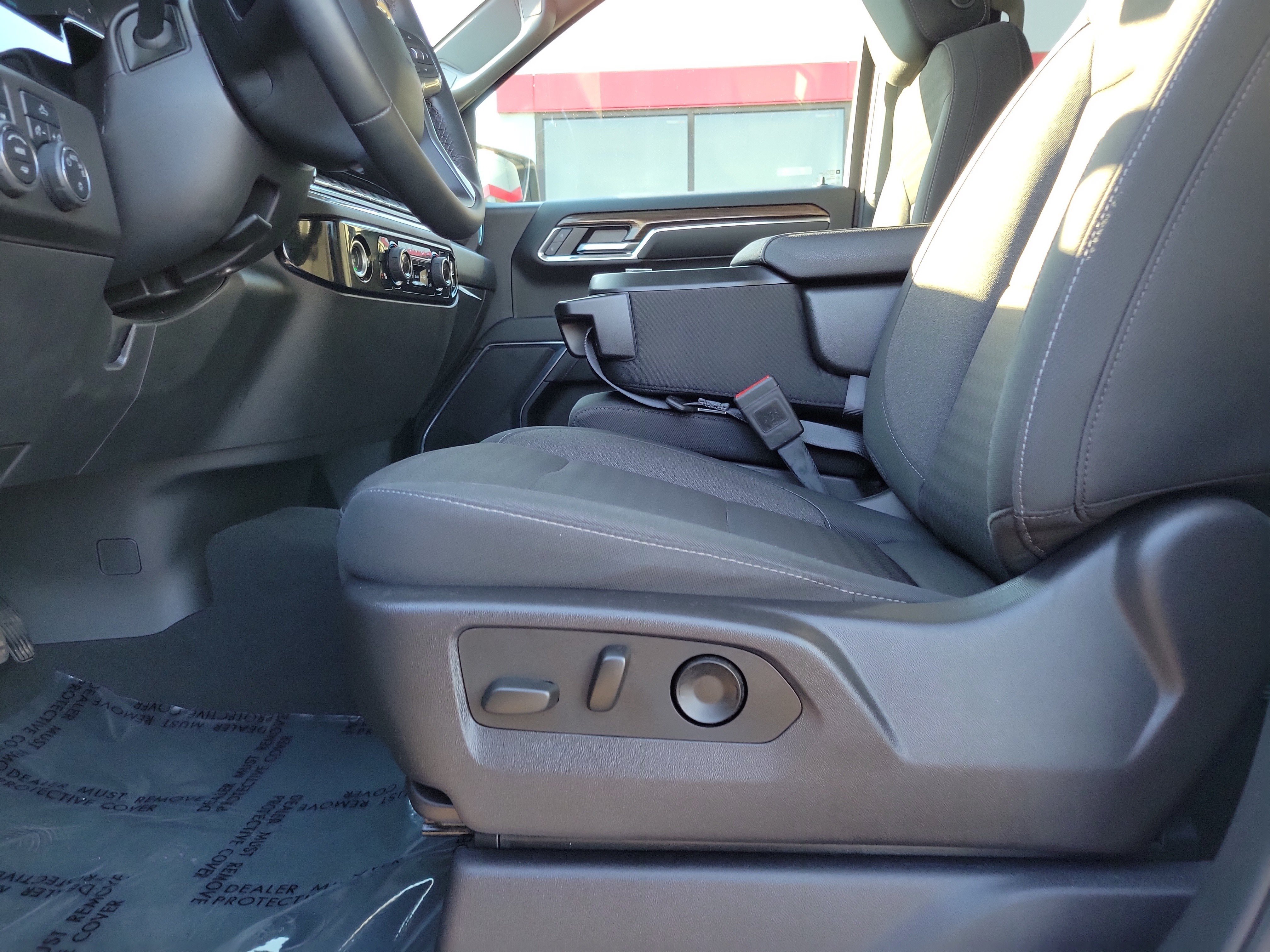 Used 2024 Chevrolet Silverado 1500 LT AWD/4WD image 16