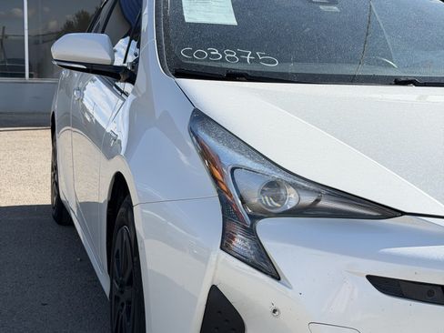Used 2018 Toyota Prius Two w/ Prius Two Safety Plus Package FWD image 22
