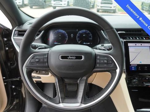 New 2025 Jeep Grand Cherokee L Limited w/ Luxury Tech Group II AWD/4WD image 26
