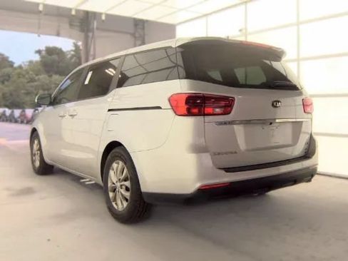 Used 2021 Kia Sedona LX FWD image 8