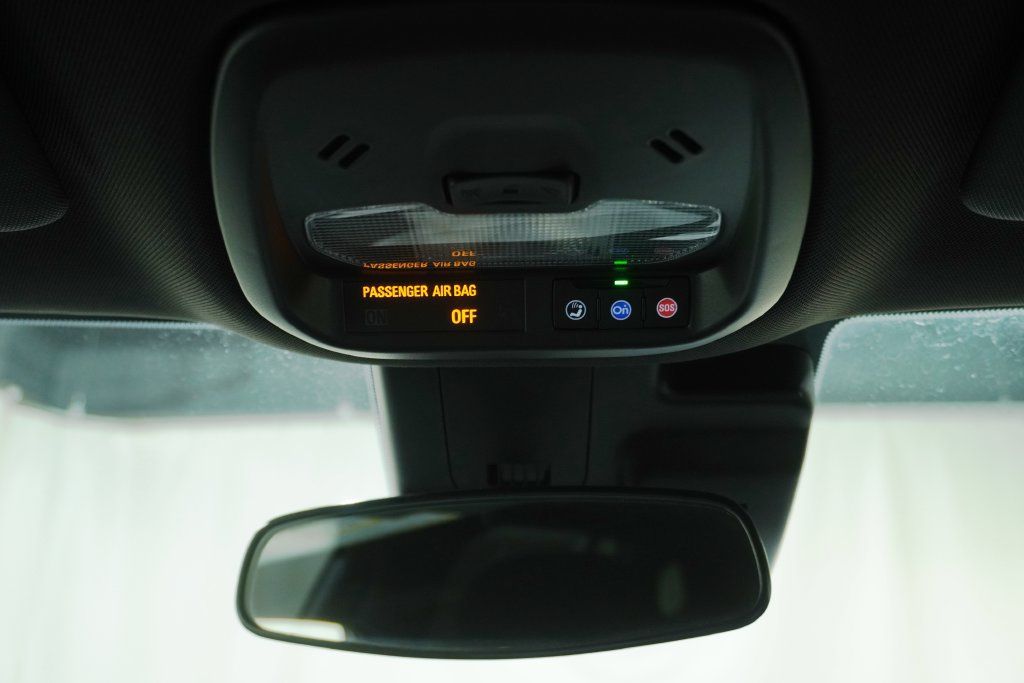 Used 2025 Chevrolet Trax RS w/ Driver Confidence Package FWD image 20