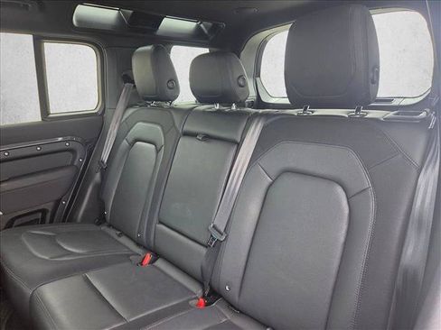 Used 2023 Land Rover Defender 110 X-Dynamic SE AWD/4WD image 13
