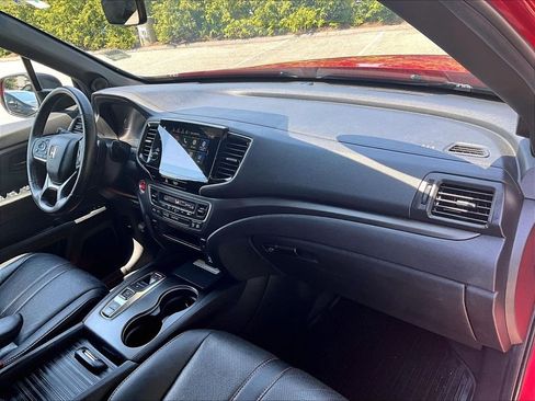 Used 2023 Honda Passport TrailSport image 14