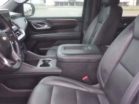 Used 2021 Chevrolet Suburban LT AWD/4WD image 8