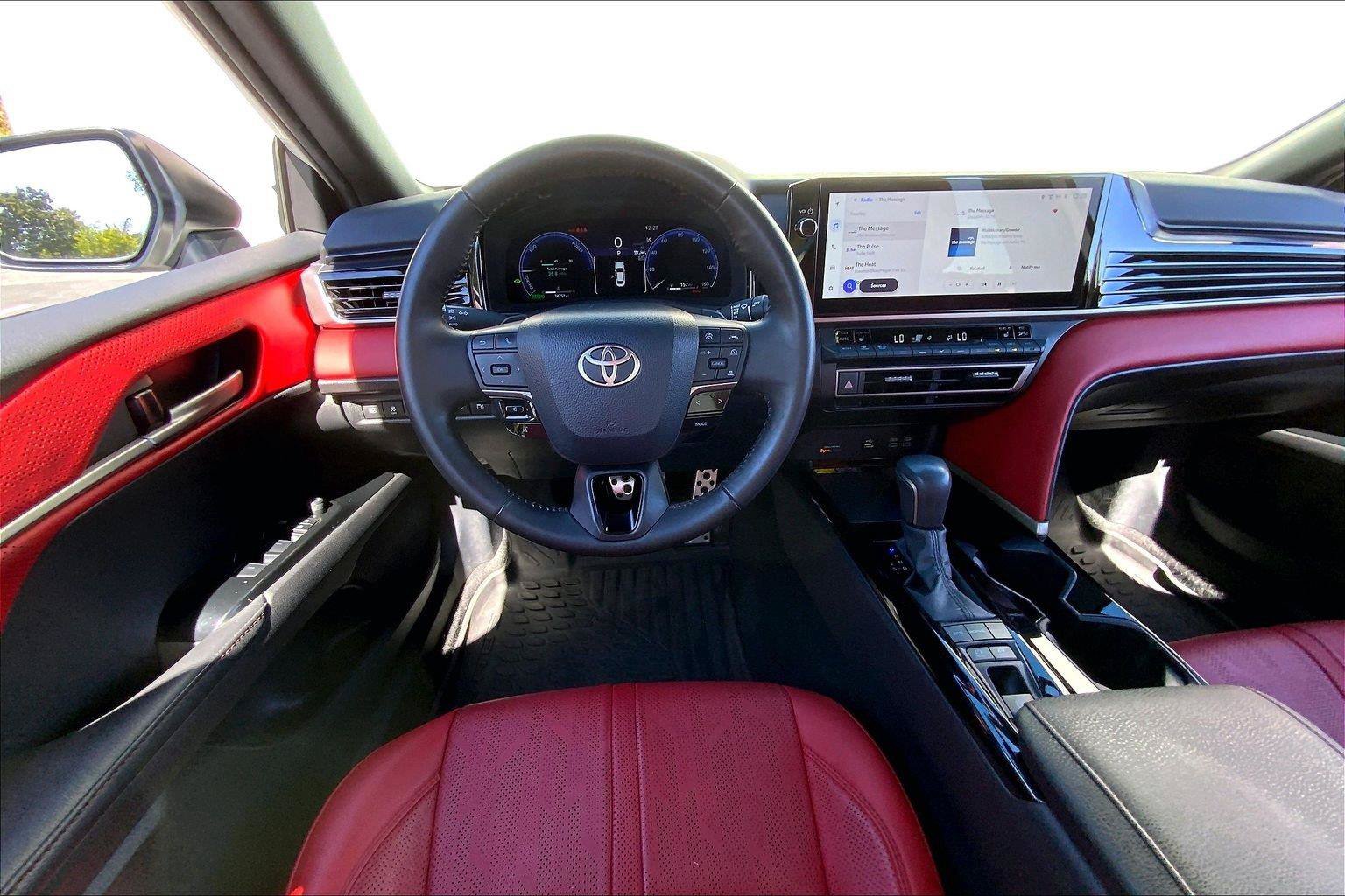 Used 2025 Toyota Camry XSE AWD/4WD image 5