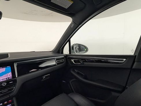 Certified 2023 Porsche Macan S AWD/4WD image 21