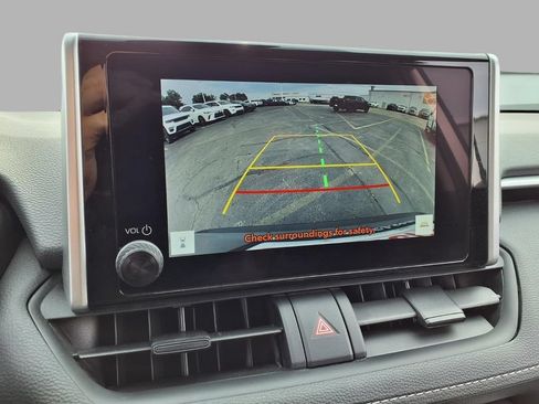 Used 2025 Toyota RAV4 LE AWD/4WD image 7
