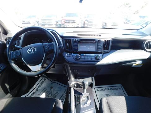 Used 2018 Toyota RAV4 XLE image 32