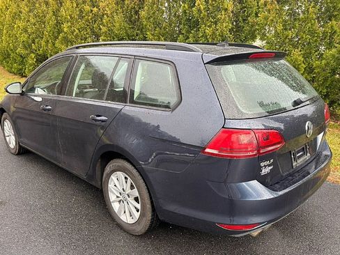 Used 2017 Volkswagen Golf SE image 10