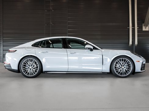 Used 2025 Porsche Panamera 4 image 11
