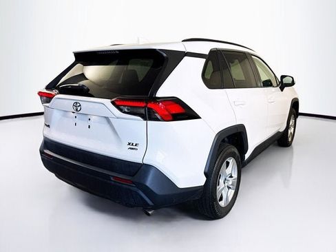 Used 2021 Toyota RAV4 XLE w/ Convenience Package AWD/4WD image 5