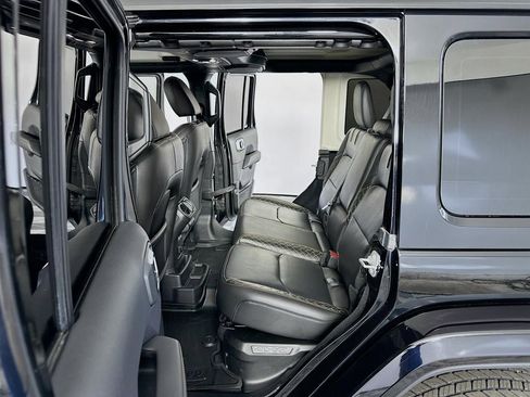 Used 2021 Jeep Wrangler Unlimited Sahara image 33