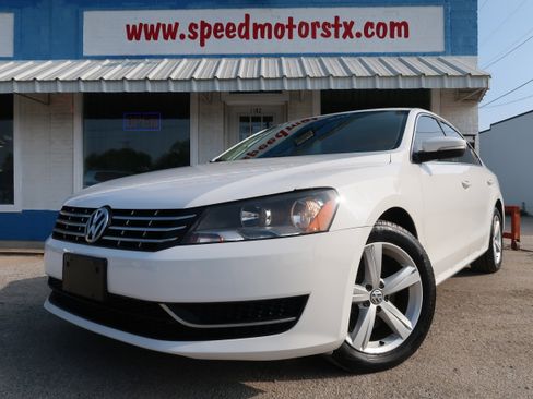 Used 2013 Volkswagen Passat TDI SE FWD image 1