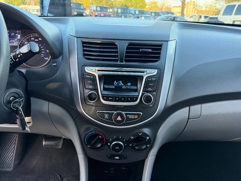 Used 2017 Hyundai Accent SE image 16