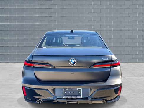 New 2026 BMW 740i w/ Premium Package image 3