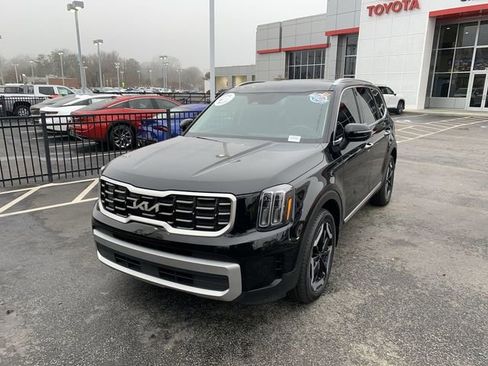 Used 2023 Kia Telluride S image 1