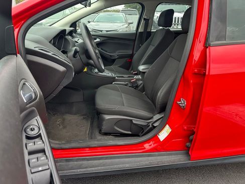 Used 2016 Ford Focus SE image 9