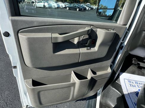Used 2019 Chevrolet Express 2500 w/ Driver Convenience Package image 11