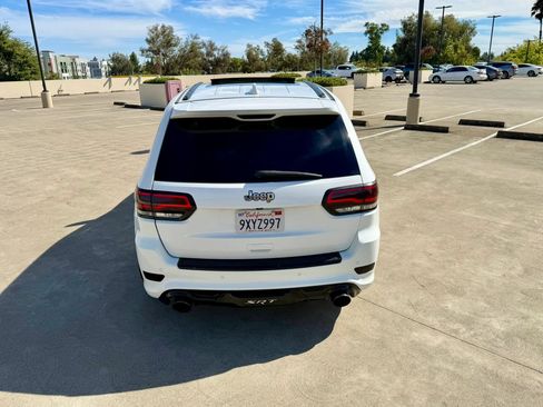 Used 2014 Jeep Grand Cherokee SRT8 w/ Luxury Group II AWD/4WD image 9