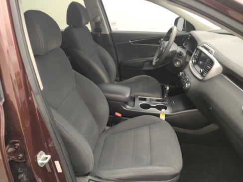 Used 2018 Kia Sorento LX image 21