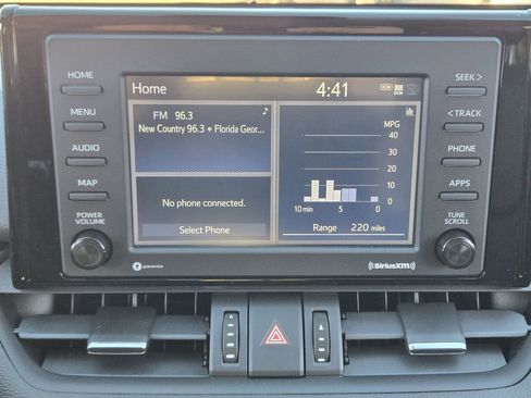 Used 2021 Toyota RAV4 XLE Premium image 20