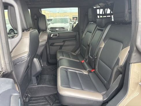 Used 2025 Ford Bronco Outer Banks AWD/4WD image 27