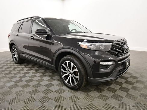 Used 2023 Ford Explorer ST-Line w/ Class IV Trailer Tow Package AWD/4WD image 10