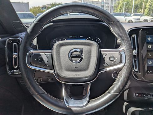 Used 2021 Volvo XC40 T5 R-Design w/ Advanced Package AWD/4WD image 16