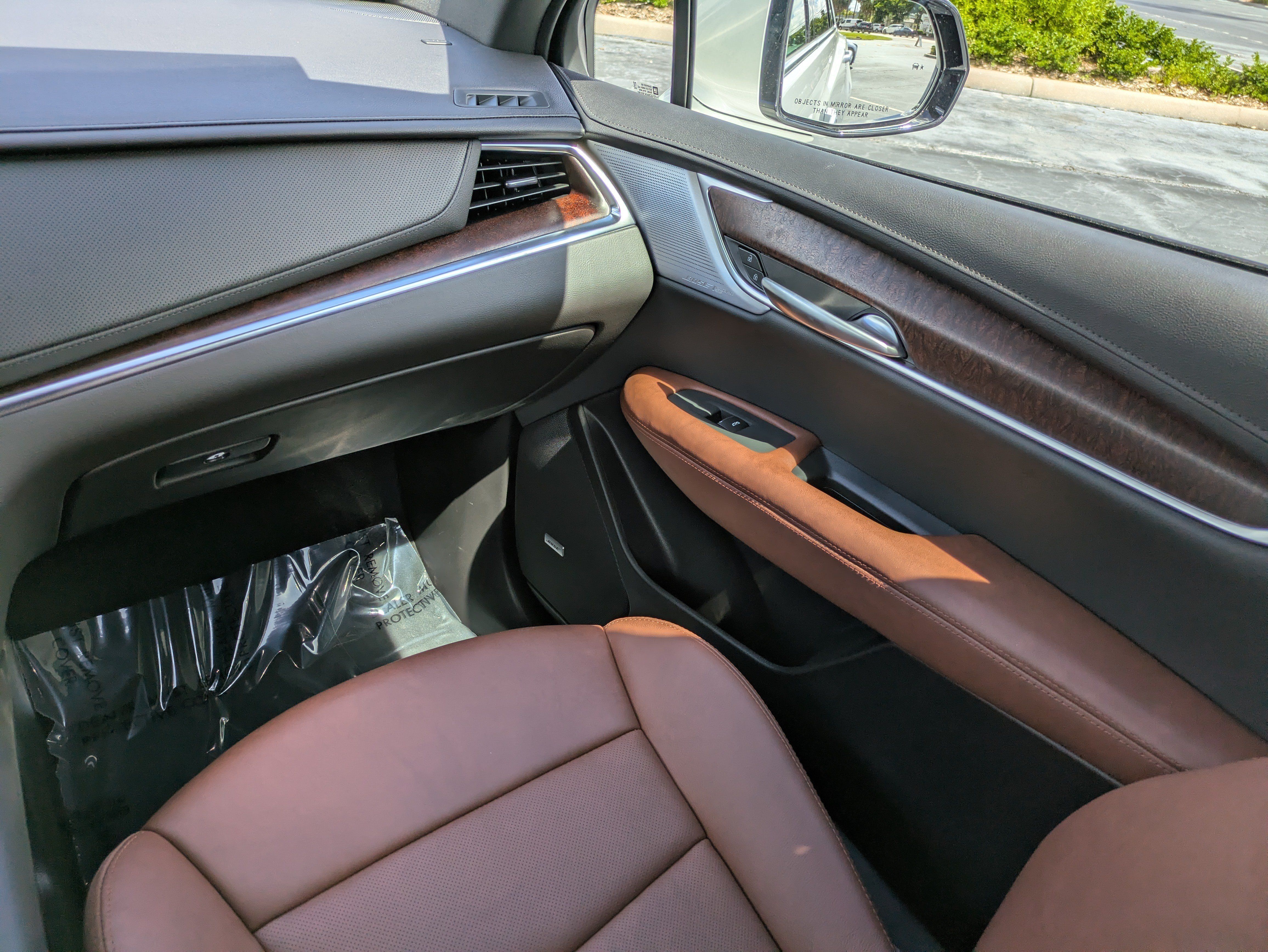 Certified 2025 Cadillac XT5 Premium Luxury w/ LPO, Red Accent Package AWD/4WD image 14