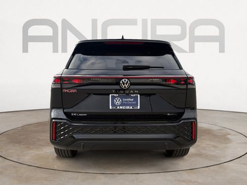 Certified 2026 Volkswagen Tiguan SEL R-Line AWD/4WD image 9