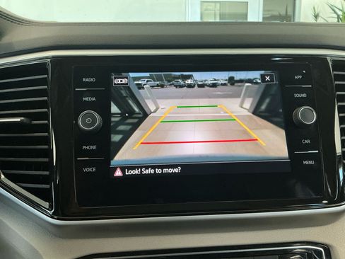 Used 2023 Volkswagen Atlas SE w/ Panoramic Sunroof Package FWD image 26