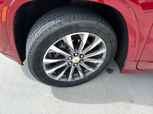 Used 2022 Chevrolet Traverse Premier w/ LPO, Floor Liner Package AWD/4WD image 9