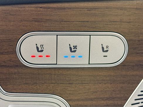 Certified 2025 Mercedes-Benz GLE 350 4MATIC image 21