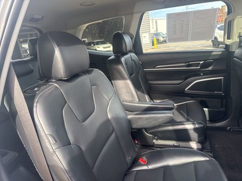 Used 2024 Kia Telluride S w/ S Sunroof Package image 14