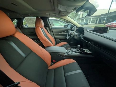 New 2025 MAZDA CX-30 Carbon image 15