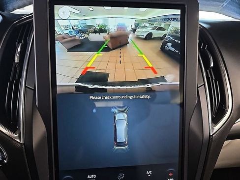 Used 2023 Ford Edge Titanium AWD/4WD image 23
