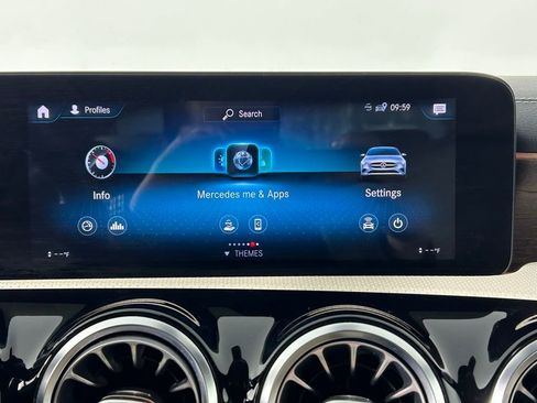 Used 2021 Mercedes-Benz CLA 250 CLA 250 image 18