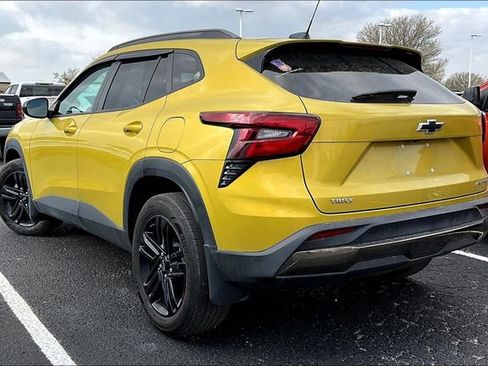 Used 2025 Chevrolet Trax ACTIV image 3